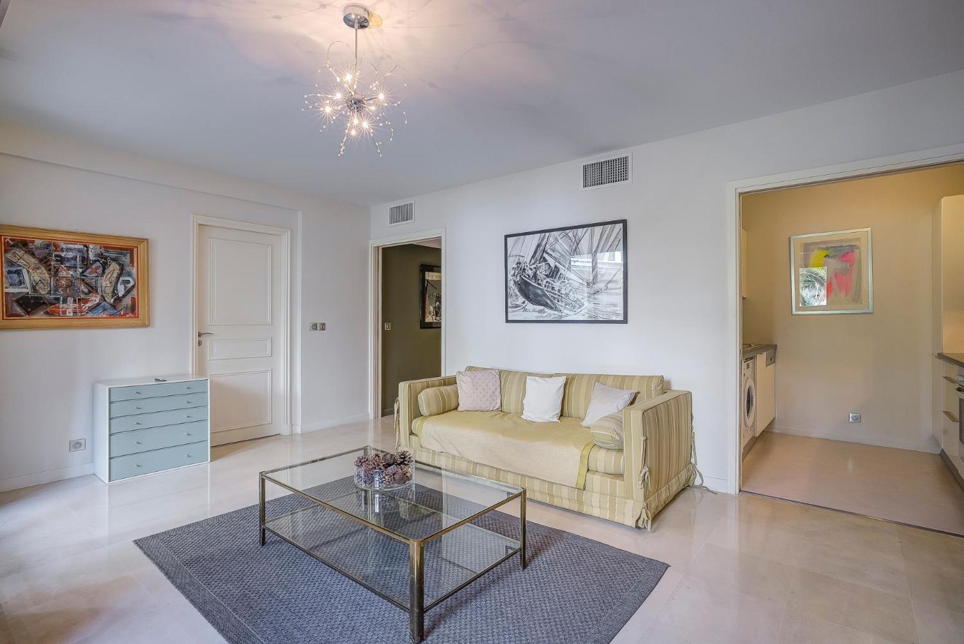 Apartment Carlton Riviera